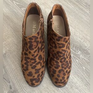 Leopard print booties by Mata women’s size 10
